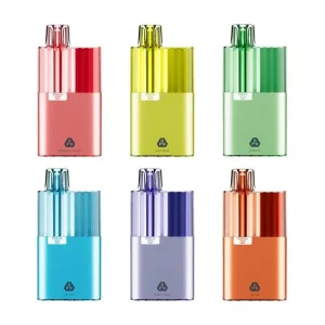 Snowplus 雪加大板砖一次性电子烟配置：金属机身 + 透明储液罐外观细节